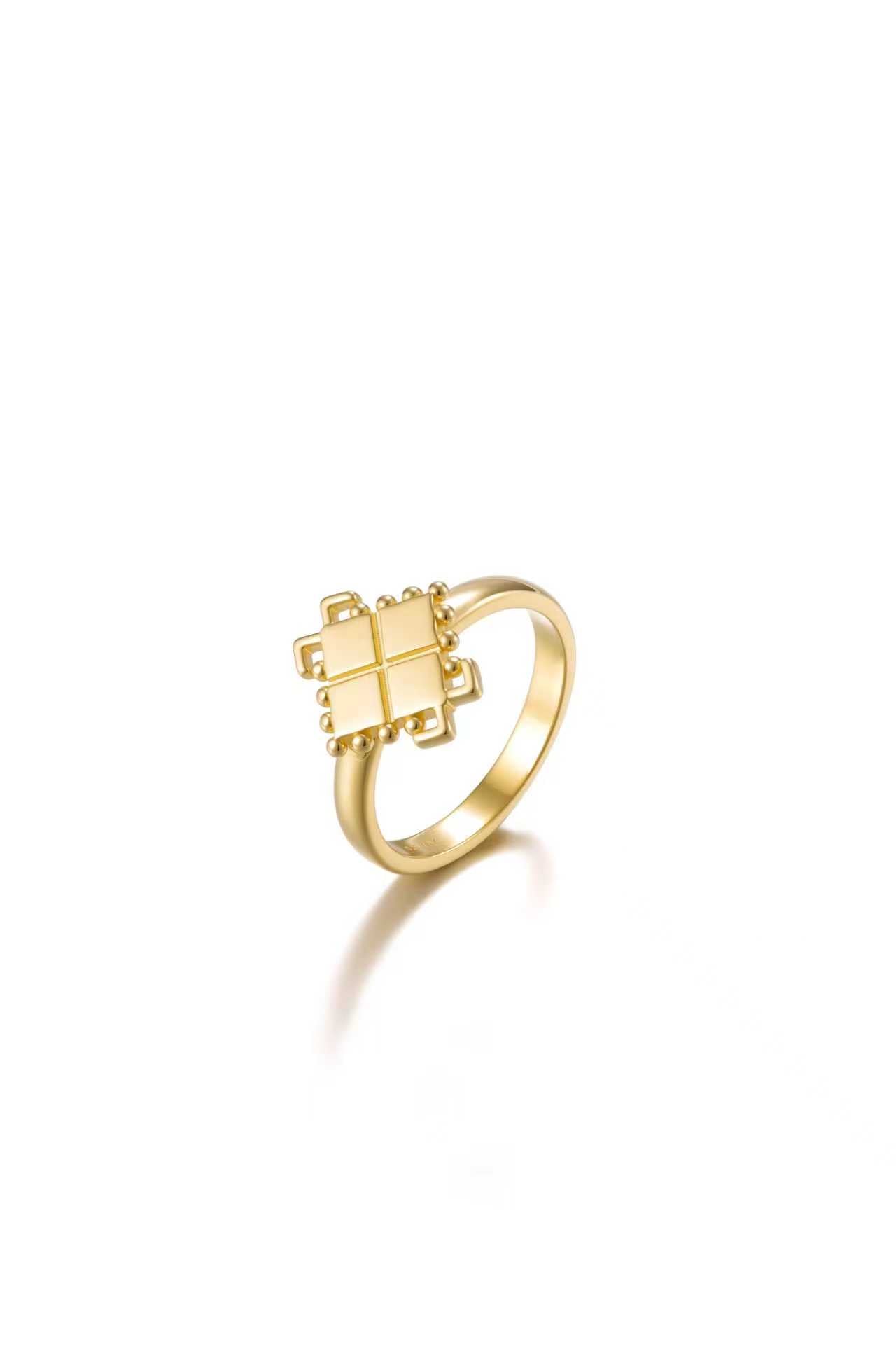 Diamond Symbol Ring ©