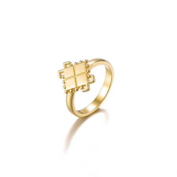 Diamond Symbol Ring ©