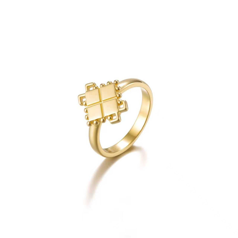 Diamond Symbol Ring ©